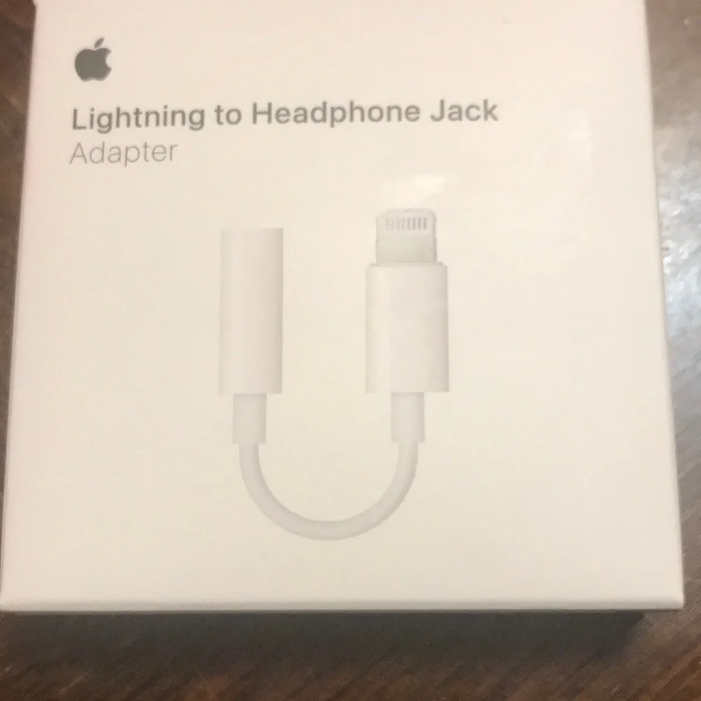 Apple Lightening to Headphone Jack
